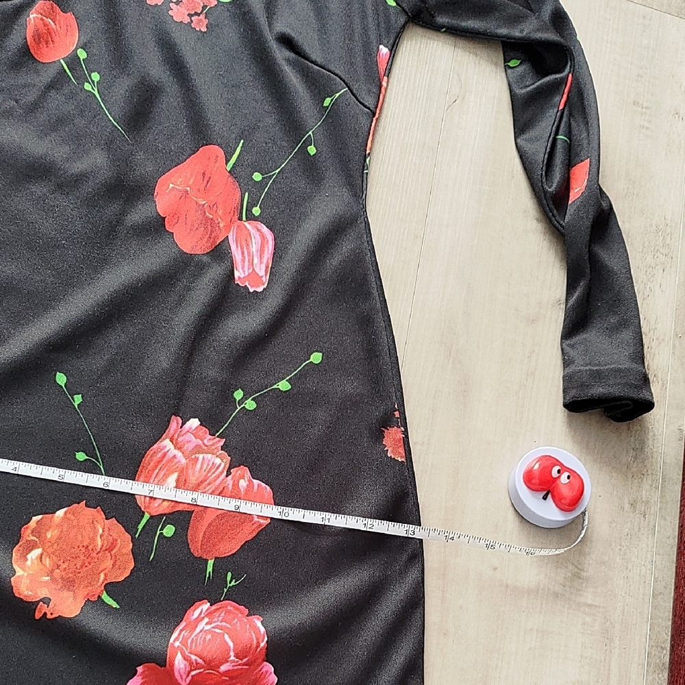 Black and Red Sheath Dress with Mock Neck - Picture 7 of 8